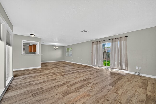 Building Photo - 10402 Gulfstream Ln