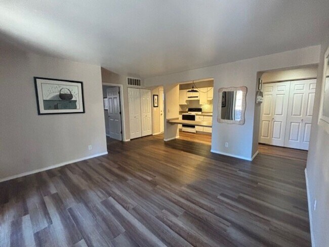 Building Photo - Lower Level Sunriver Condominium Unit - Powder Village H5