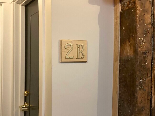 Building Photo - 139 Border St