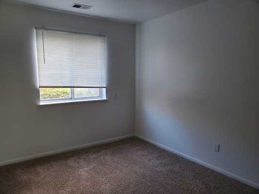 Building Photo - 725 Keenway Cir