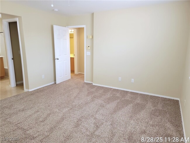 Building Photo - 10600 Corte Sierra St