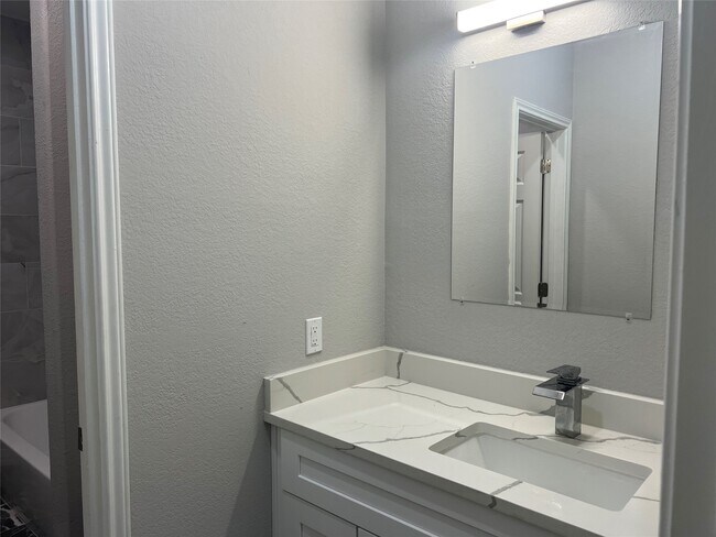 Building Photo - 898 Rd 3556