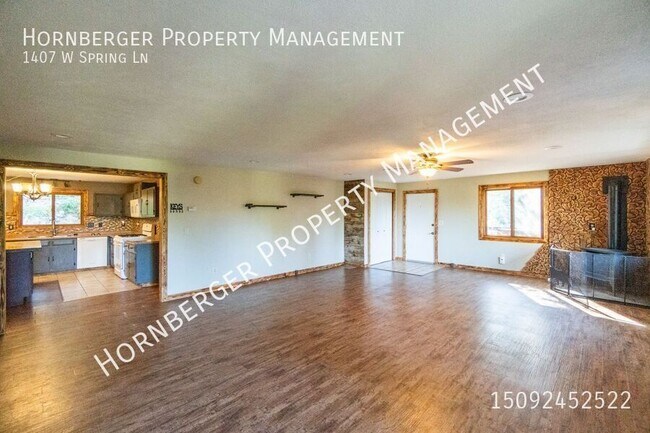 Building Photo - 1407 W Spring Ln
