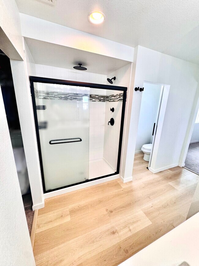 Building Photo - 18065 E 107th Pl