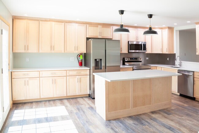 Building Photo - 289 Governors Park Rd