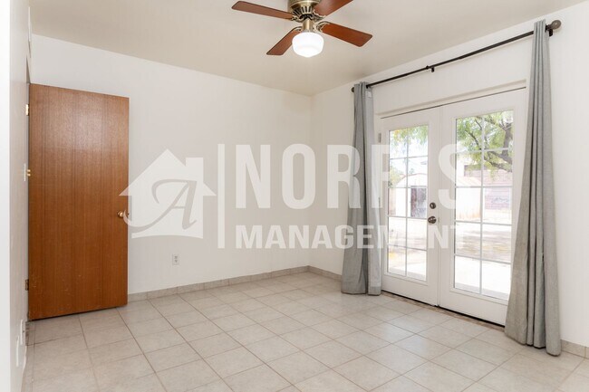 Building Photo - Quaint Home in an Established Neighborhood