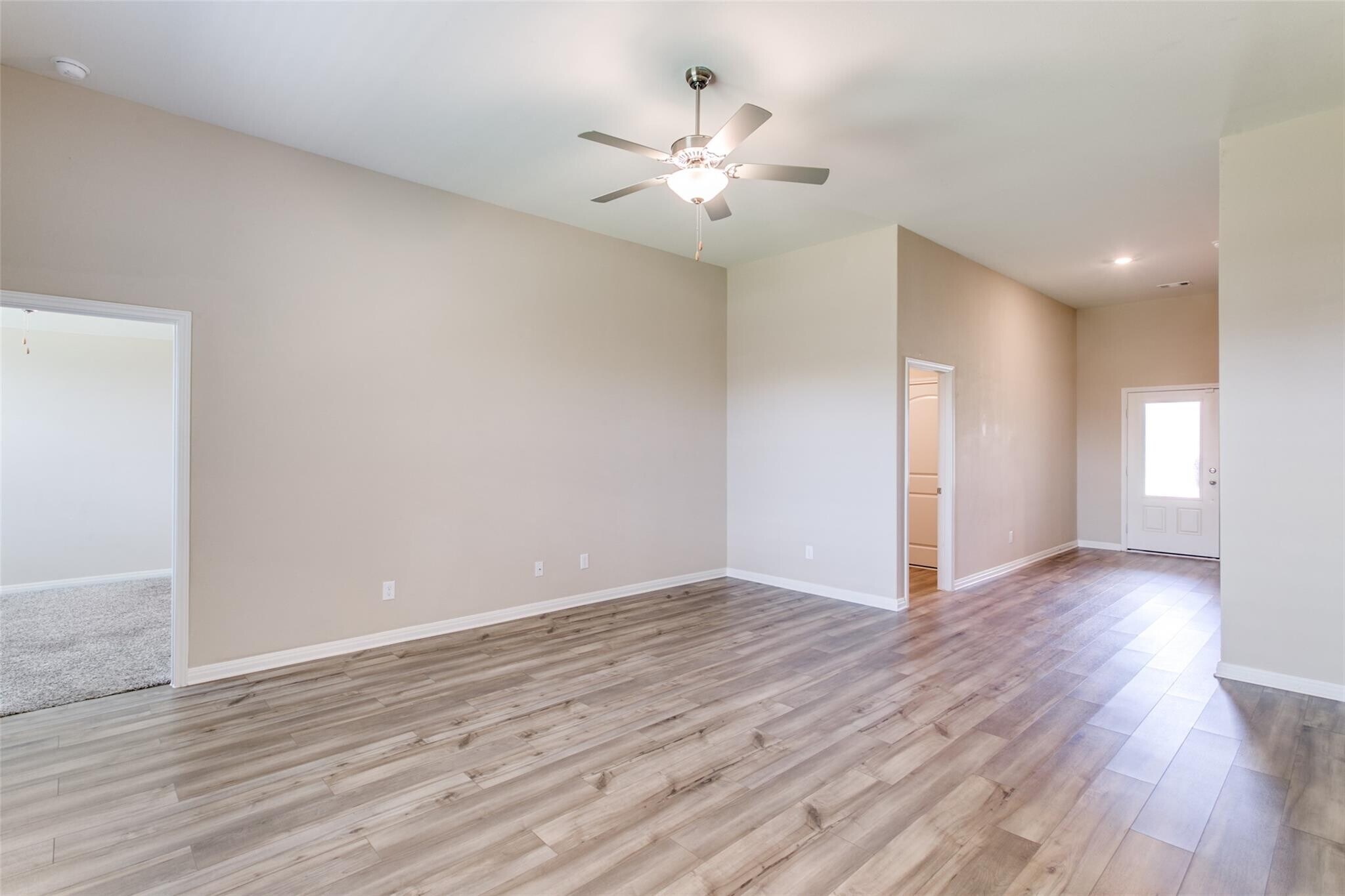 Building Photo - 13645 Lansman Dr