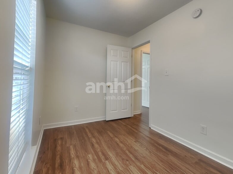 Building Photo - 4082 Colton Dr