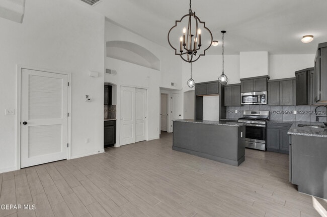 Building Photo - 2420 Tierra Delmonte Dr