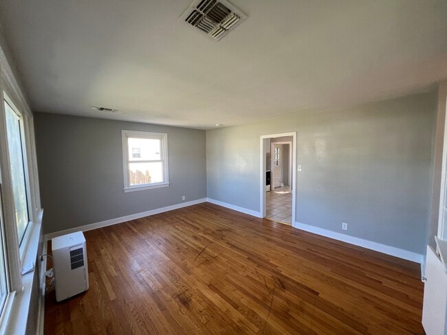 Building Photo - 3607 Harris Ave