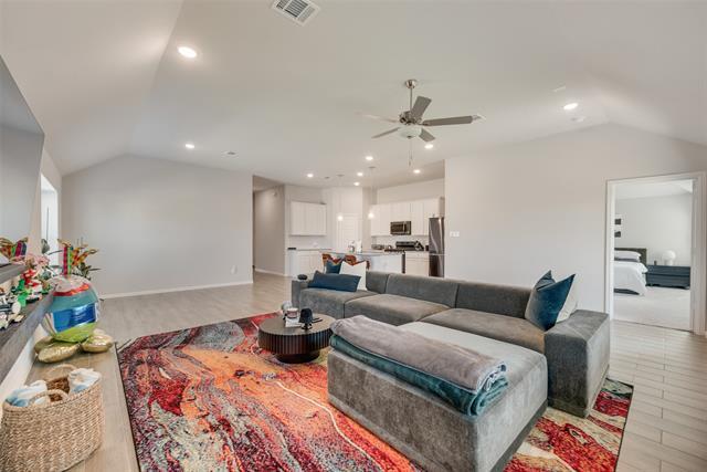 Building Photo - 8900 Bronze Meadow Dr
