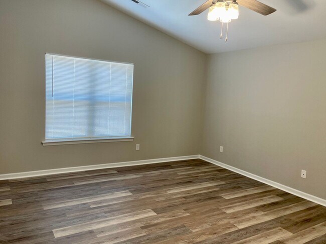 Building Photo - 3 bedroom, 2 bath home for rent in Brookstone in Sunset Harbor in Bolivia