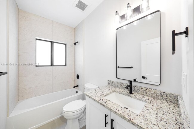 Building Photo - 4313 E 8th Ct