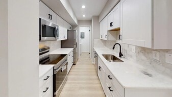 Building Photo - 3050 Trevor House Dr