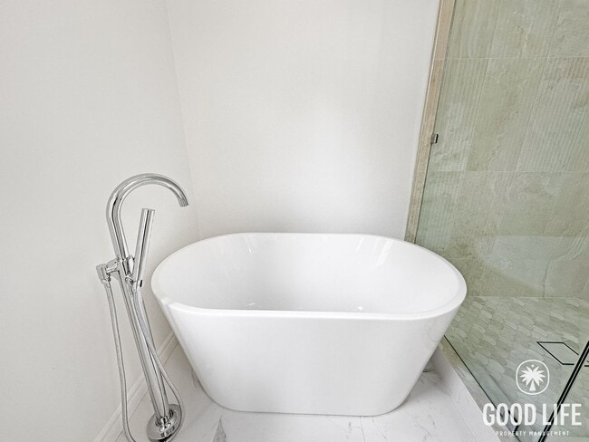 Building Photo - Highly Desired Irvine Living | 3-Bed, Office, Gated Community