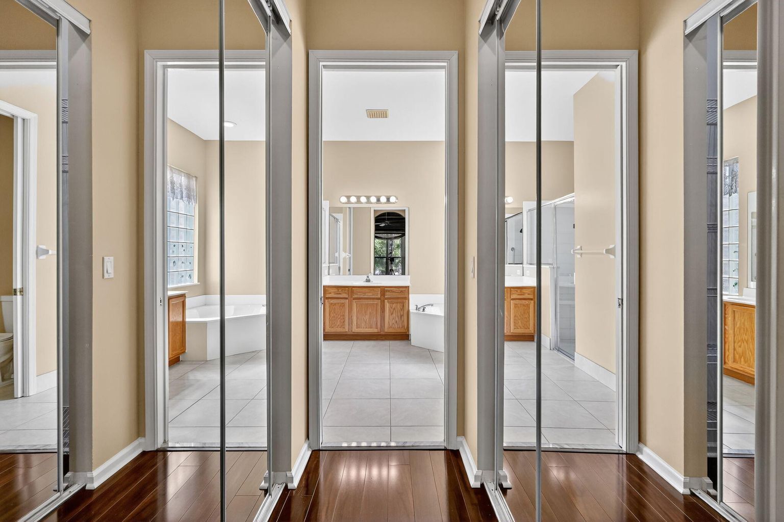 Building Photo - 8650 High Cay