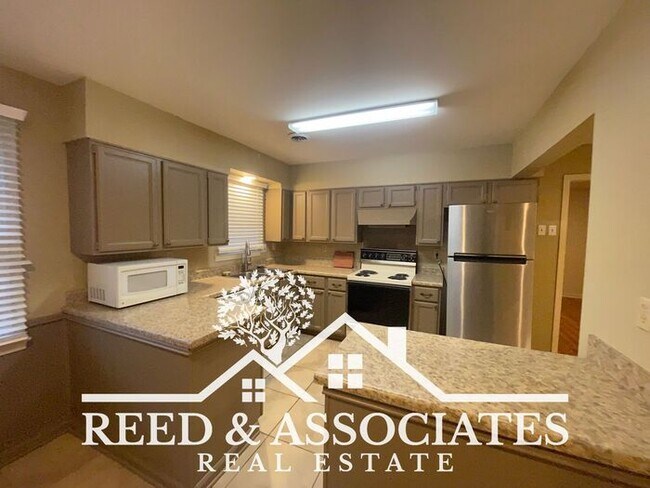 Building Photo - East Memphis / Audubon Area!
