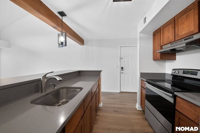 Building Photo - 2575 S Syracuse Way