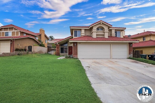 Primary Photo - Stunning 4 BD | 3 Bath