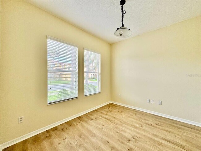 Building Photo - 3989 Windcrest Dr