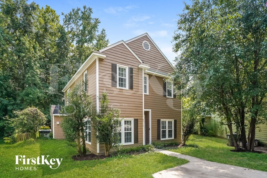 Building Photo - 6012 River Lake Cir