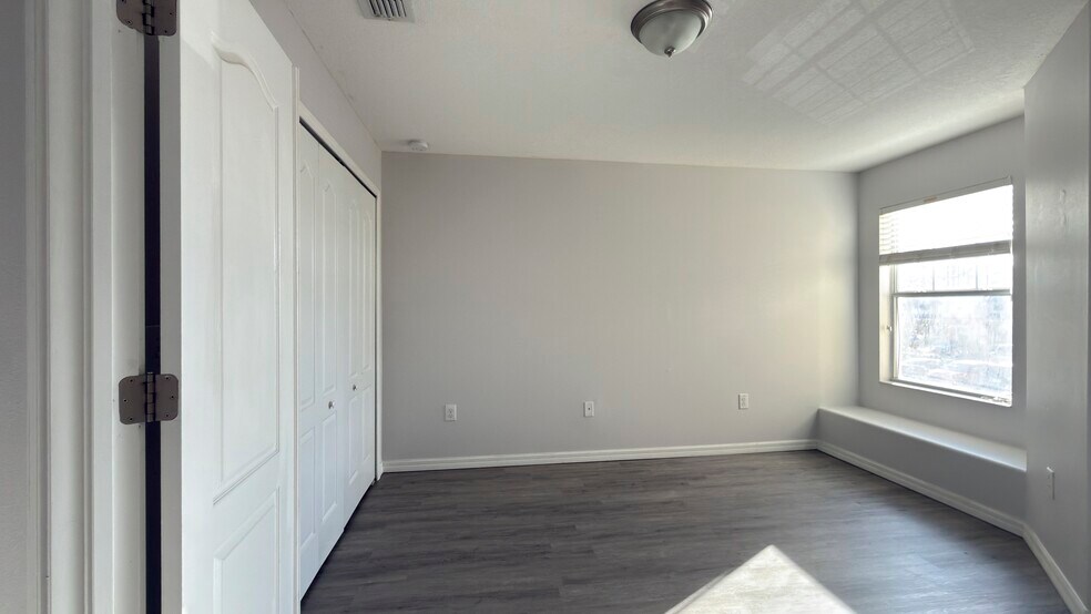 Building Photo - 4046 Mountain Chestnut Way