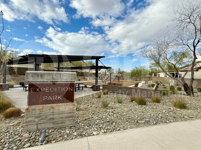 Building Photo - 1222 E La Mirada Dr