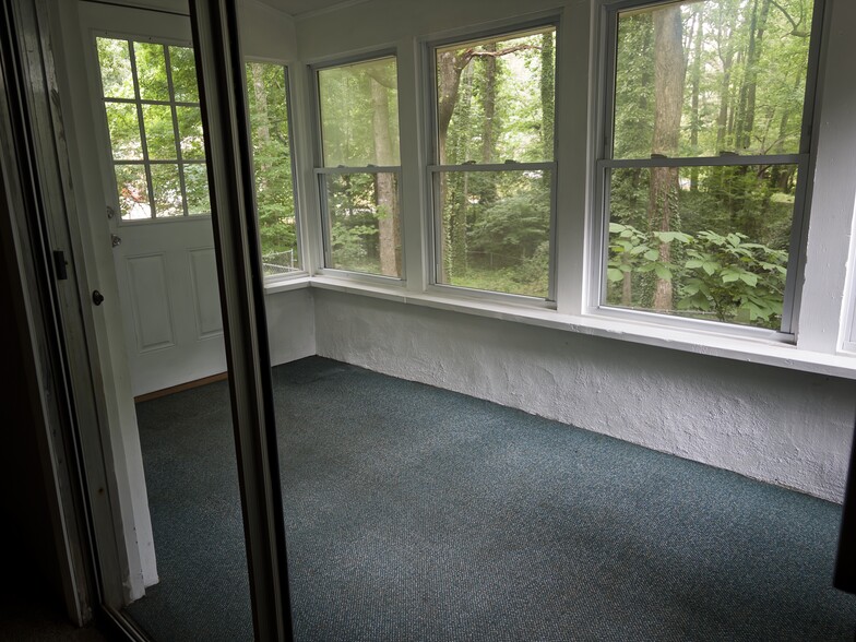 Building Photo - 850 Cherrydale Ln
