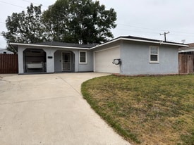 Building Photo - 5127 Norway Dr