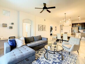 Building Photo - 9331 Sommerset Hills Dr