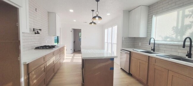 Building Photo - 7619 Apache Plume Dr