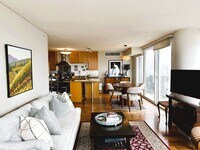 Building Photo - Moana Pacific East Tower 3BR/2BA/2PK
