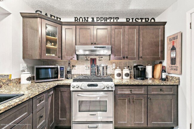 Building Photo - 49 Richmond Ct