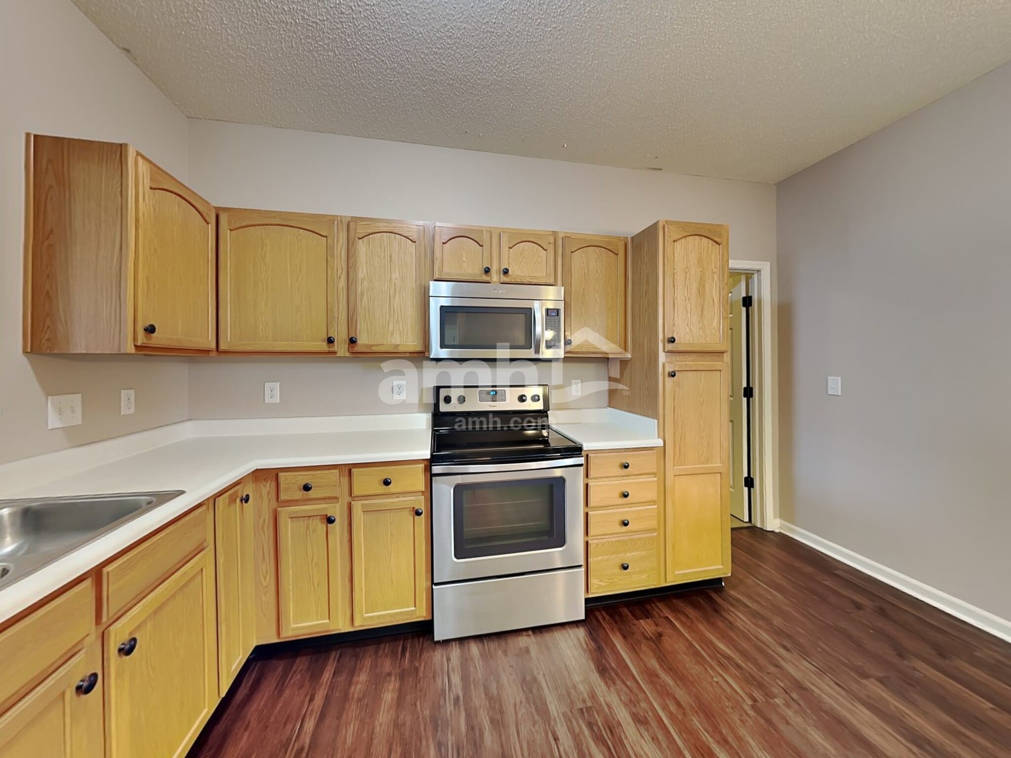 Building Photo - 5425 Wood Hollow Dr