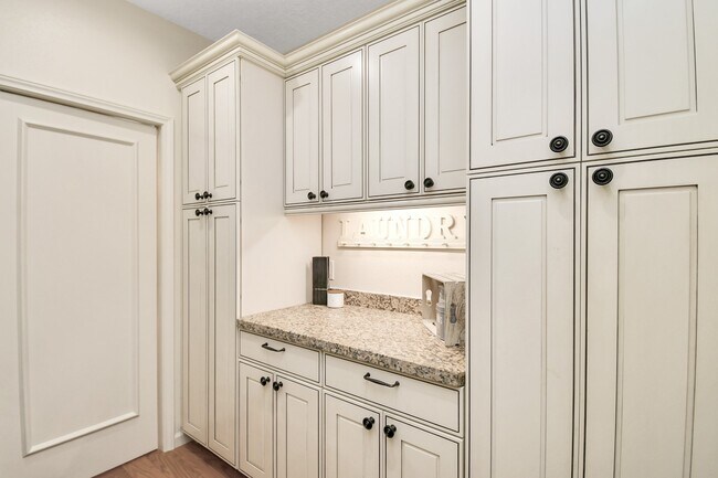 Building Photo - 9632 Bayou Brook St