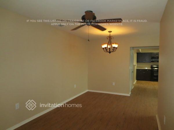 Building Photo - 1172 Elm Ave