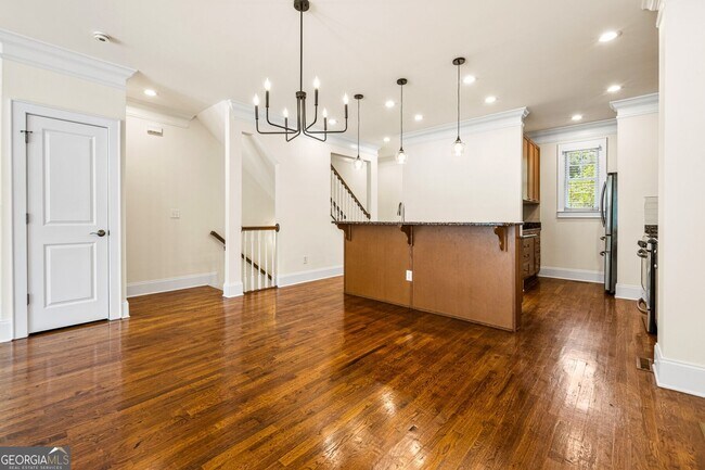 Building Photo - 213 Knob Hills Cir
