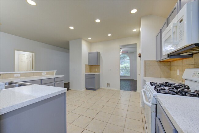 Building Photo - 14027 Coveney Dr