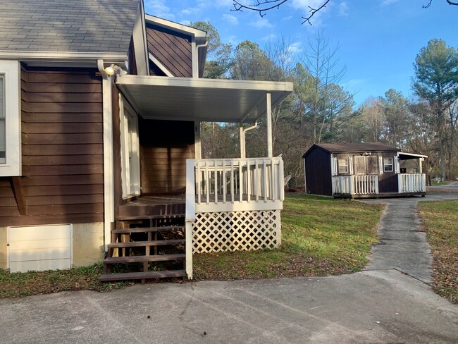 Building Photo - 3 Bed | 3 Bath House in Durham - Lawn Care...