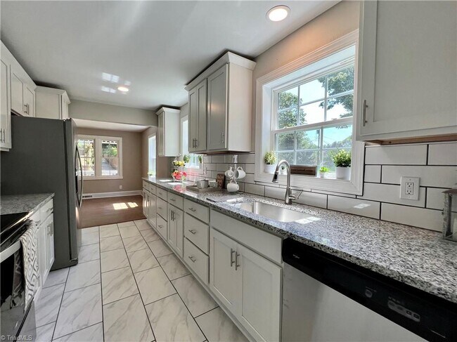 Building Photo - 1919 Maryland Ave