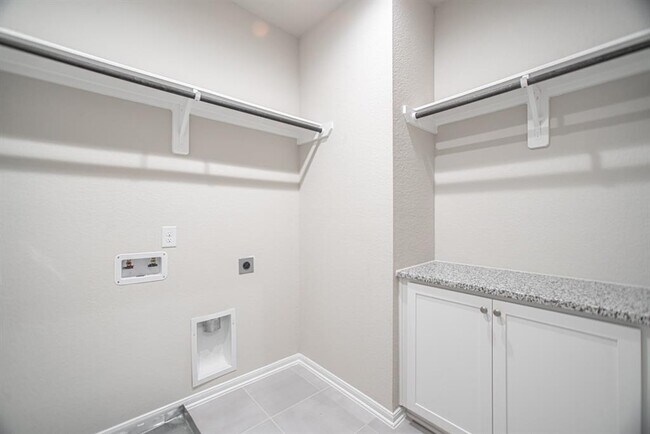 Building Photo - 4265 Merry Mill Dr