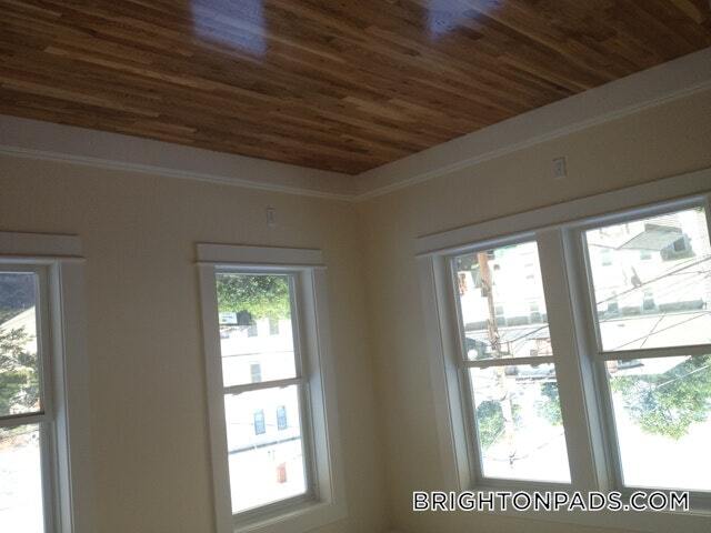 Building Photo - 6 Larose Pl