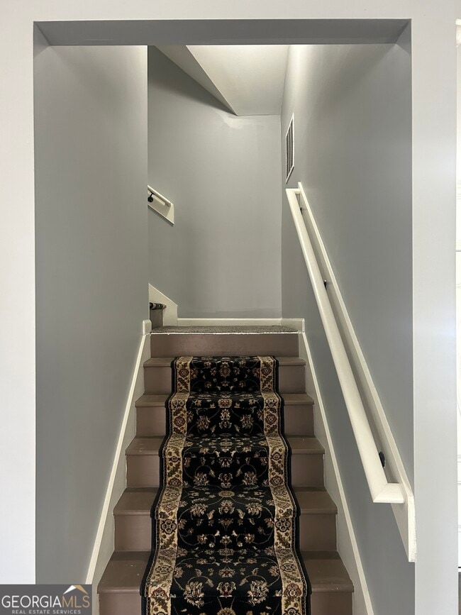 Building Photo - 149 Peak Ct.