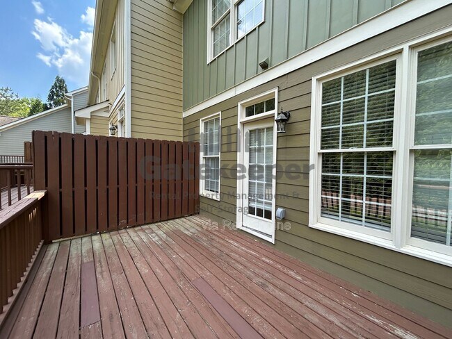 Building Photo - 106 Lexington Village