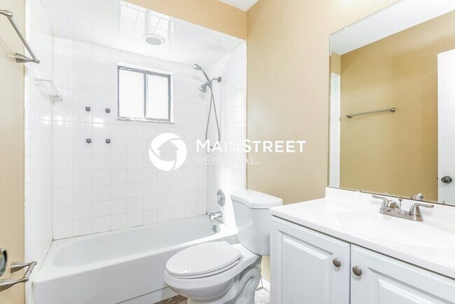 Building Photo - 3 Bedroom Pet-Friendly Home in Orlando, FL...