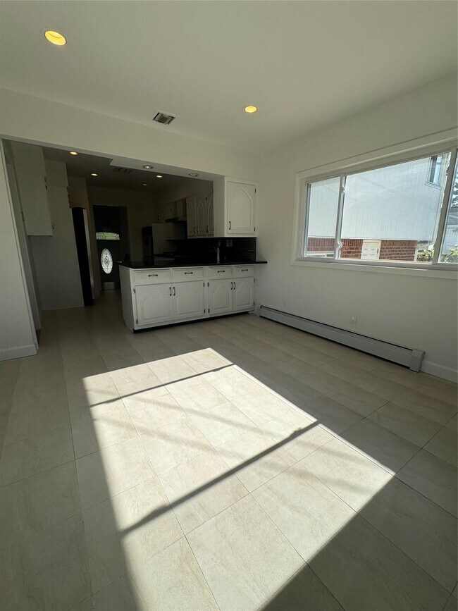 Building Photo - 371 White Birch Ln