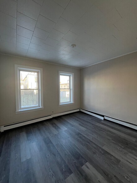 Building Photo - 67 W 53rd St