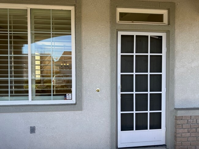 Building Photo - Summerset Living- with a Bonus Room