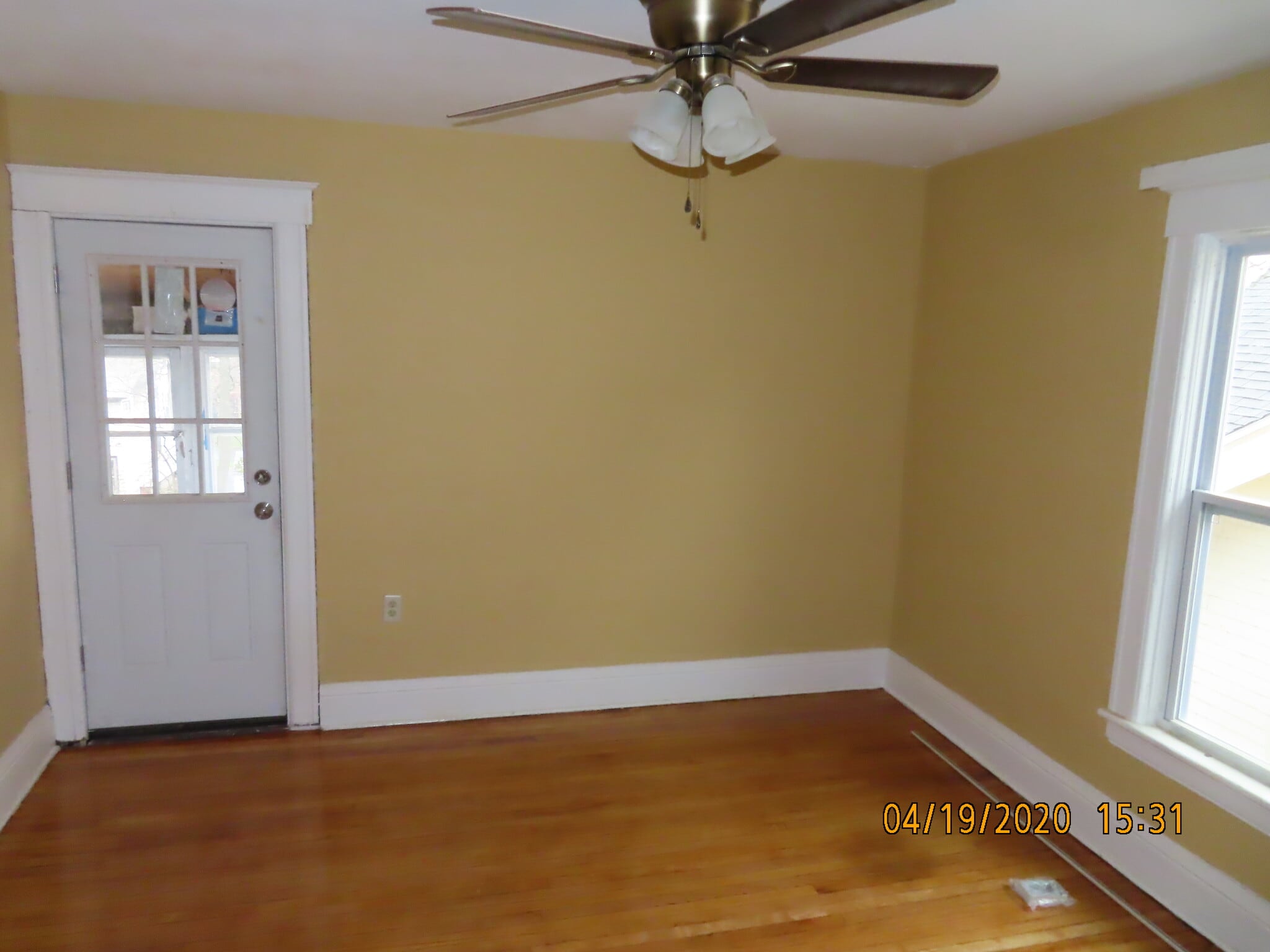 2nd floor bedroom w/ balcony access - 947 Westcott St