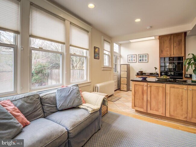 Building Photo - 3629 Ordway St NW